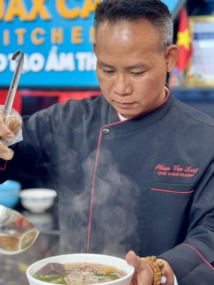 Chị Hồng Ngọc